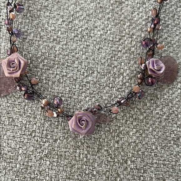 Beautiful Parisian Necklace - Picture 5 of 5